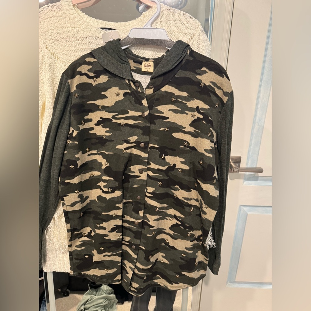 Green and black camo hoodie, size large